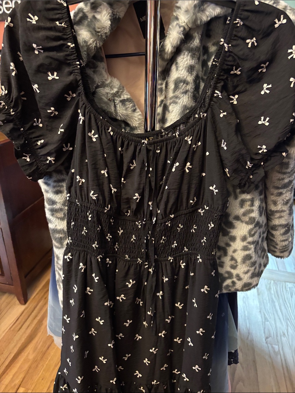 Unbranded Black Puff-Sleeve Smocked Tunic with White Floral Print
